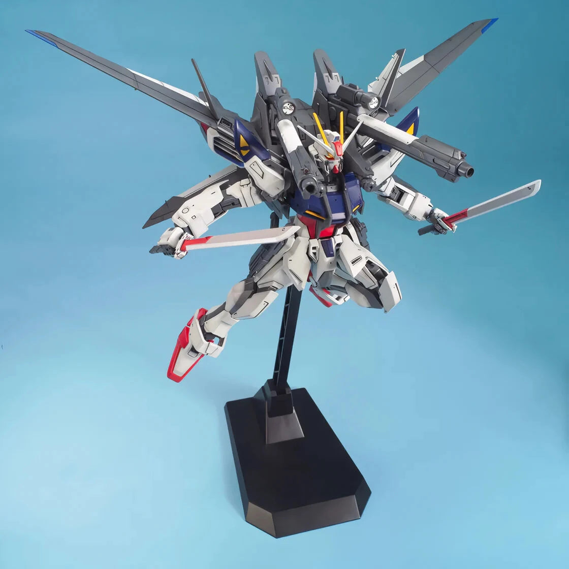 MG 1/100 GAT-X105E Lukas's Strike E + I.W.S.P.