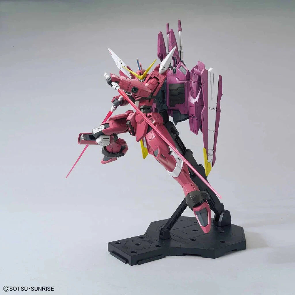 MG 1/100 ZGMF-X09A Justice Gundam Model Kit