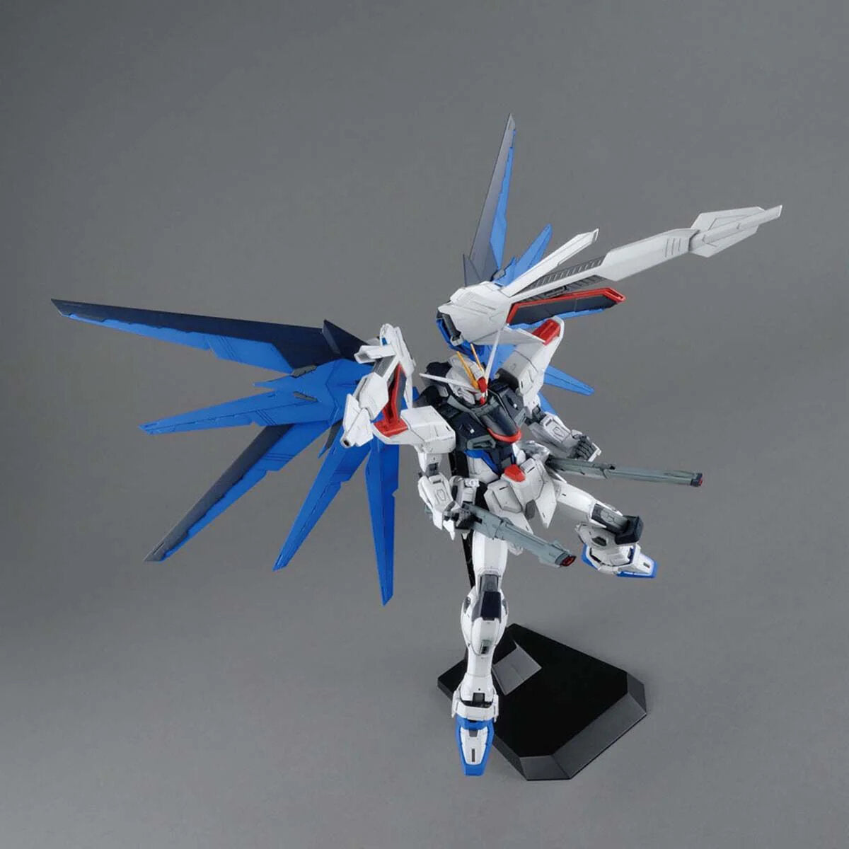 MG 1/100 ZGMF-X10A Freedom Gundam 2.0 Model Kit